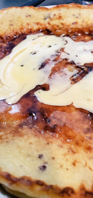 芋餅なんだけどお好み焼きみたいなサイズで作ってしまた 