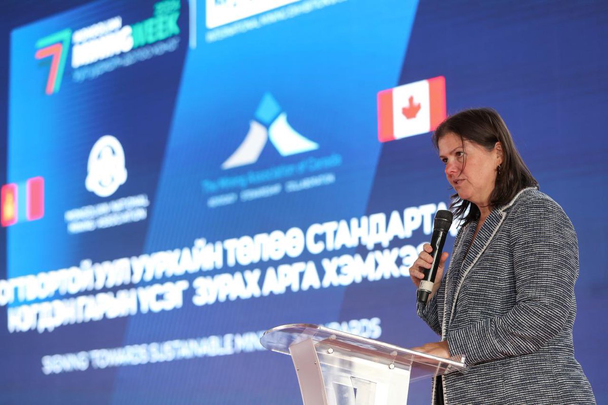 🇲🇳 улс Тогтвортой Уул уурхайн чигт (ТSМ) стандартыг хэрэгжүүлэх болсныг тэмдэглэн 🇲🇳 болон 🇨🇦Уул уурхайн холбоод Санамж бичигт гарын үсэг зурлаа!TSM нь уул уурхайг нийгэм &amp; б/орчинд хамгийн хариуцлагатай байдлаар хэрэгжүүлэхийг баталгаажуулдаг. Энэ нь 🇲🇳 компаниудад том алхам юм