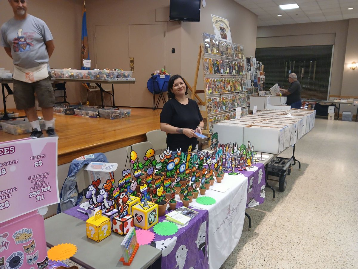 firststatecomic's tweet image. Thank you for being there with us! We appreciate all our helpers, vendors, artists, and visitors! There would be no FSCC without YOU. Enjoy these pics and keep your eyes peeled for more pics soon!