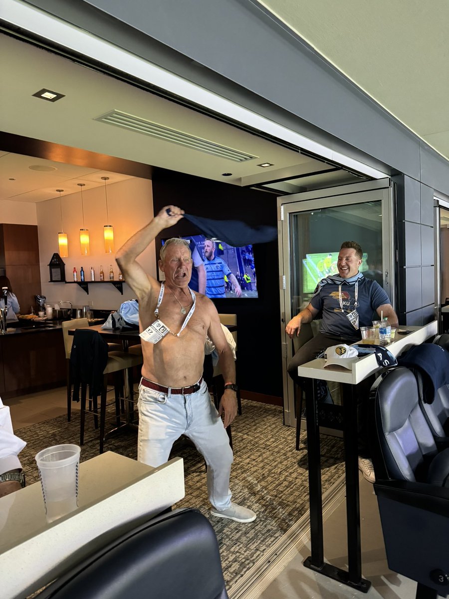 ConradMcGorkin's tweet image. Royals: W
Chiefs: W