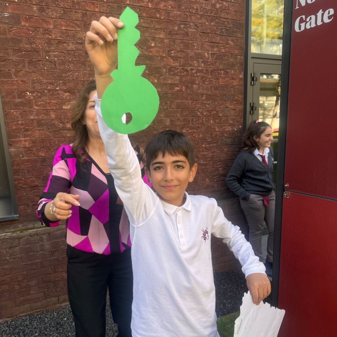 CSBucharest's tweet image. 🌟 Our Turkish and Arabic teachers organised a delightful treasure hunt for their Key Stage 3 students! 🌟

#CambridgeSchoolOfBucharest #KeyStage3 #LanguageLearning #ScavengerHunt #Teamwork #ProudToBeCSB