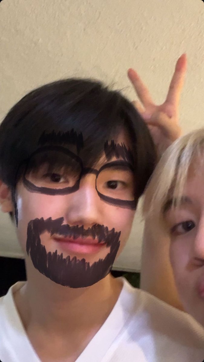 อาโปคงรักหนุ่มตี๋บ้านลิ้มปัญญากุลจริงๆ นี่ก็เหมือนกัน