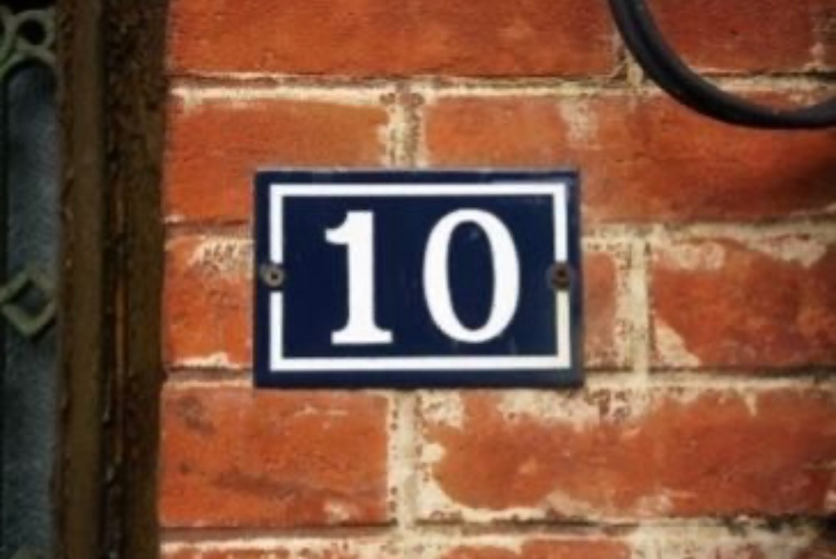 Volgens Pythagoras was 10 het perfecte getal omdat de som van de cijfers 1, 2, 3 en 4 het totaal van 10 geeft.

Ik vind 10 ook het perfecte cijfer om op te stemmen op LB1150 in Sint-Pieters-Woluwe. 😊