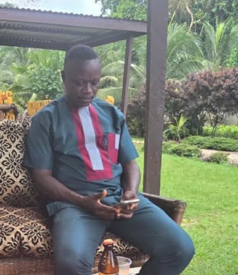 sk__sarpong's tweet photo. THIS IS EMMANUEL KWABENA ADDO!

NO.48 ON THE LIST

HE IS AT THE TESANO POLICE STATION

THE FIGHT IS STILL ON! 

#FreetheCitizens #SayNoToGalamsey https://t.co/C8kZHiw0mT