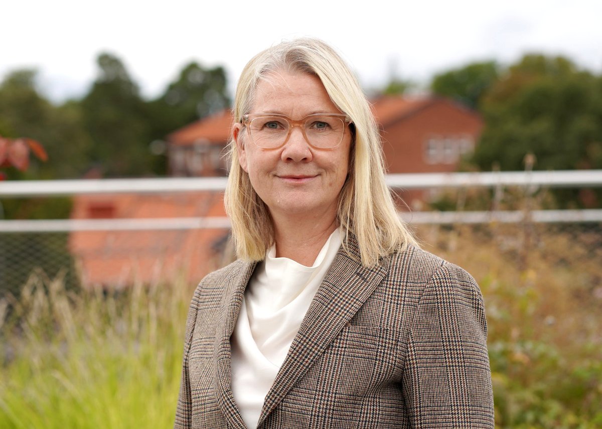 Esbri (@_esbri) on Twitter photo HALLÅ DÄR! Karin Berglund – ny professor i hållbart företagande vid Örebro universitet
Nu lämnar hon Stockholms universitet för att börja jobba mer praktiknära tillsammans med lokalsamhället.
👉Läs vår intervju med henne shorturl.at/iRkn4
#omställning <a href="/orebrouni/">Örebro universitet</a> HALLÅ DÄR! Karin Berglund – ny professor i hållbart företagande vid Örebro universitet
Nu lämnar hon Stockholms universitet för att börja jobba mer praktiknära tillsammans med lokalsamhället.
👉Läs vår intervju med henne shorturl.at/iRkn4
#omställning <a href="/orebrouni/">Örebro universitet</a>