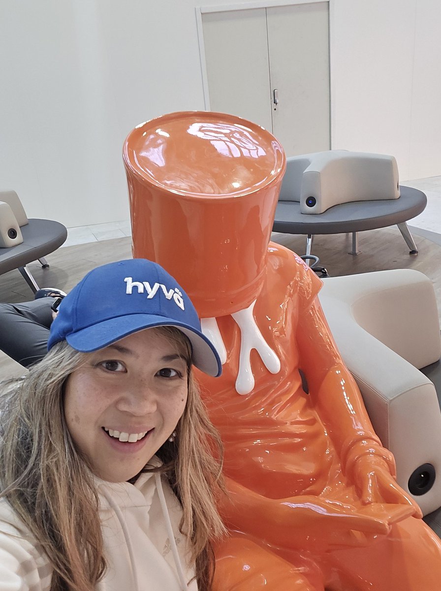 Greeted by Magento dude at <a href="/AeroportNice/">Aéroport de Nice</a> on my way to New York.

<a href="/meetmagentonyc/">Meet Magento NYC</a> 
#roadtomeetmagento
#magento
<a href="/hyva_io/">Hyvä 🟢🟢🟢🟢</a>