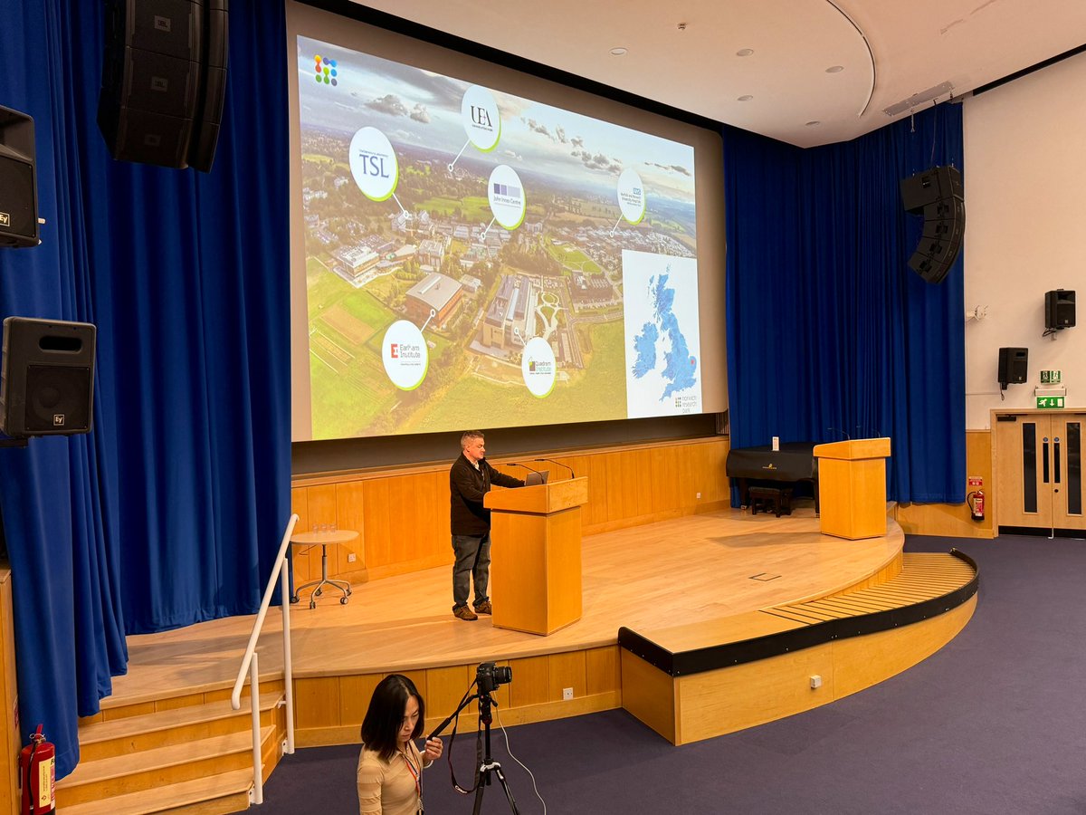 Kicking things off, we have an introduction given by our very own Sam Mugford, Research Assistant <a href="/RSSV_JIC/">RSSV</a> <a href="/samtmugford/">Sam Mugford @samtmugford.bsky.social</a>. Our morning session will be chaired by Kendall Baker, Project Manager <a href="/EarlhamInst/">Earlham Institute</a> 🎤 #NBIAST2024