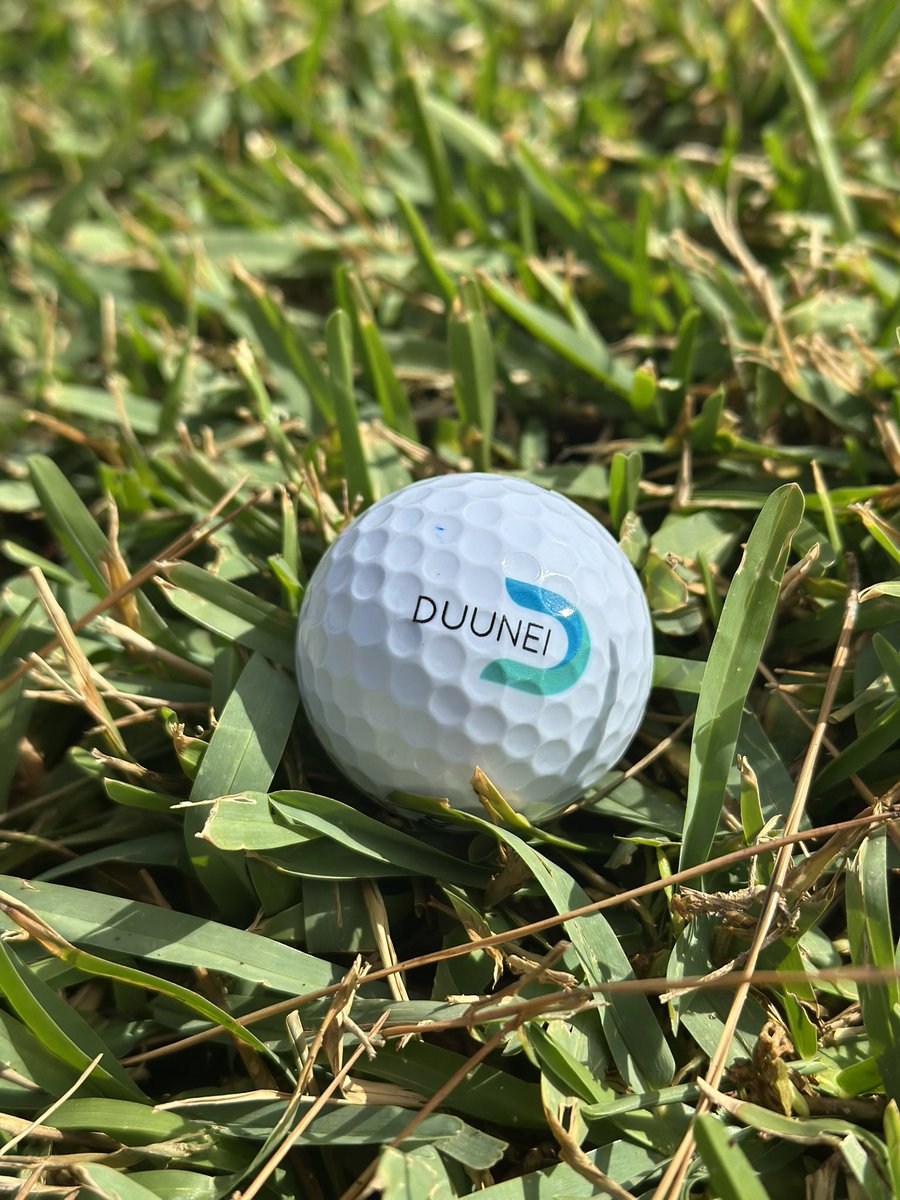 Syksy on saapunut. 🍂 Kotipihat ja puutarhat pitää valmistella nyt talvikuntoon. Kaipaatko sinä apua esimerkiksi haravoinnissa? 🍁 Lataa #duunei mobiilisovellus ja katso, löytyykö lähettyviltäsi reipasta puutarhatyöntekijää/haravoitsijaa. #kotityöt #puutarha #haravointi #pihatyöt