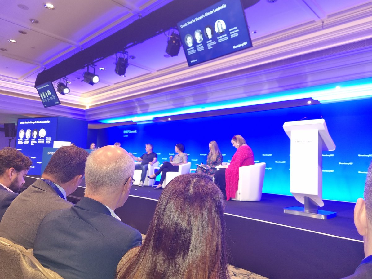 Greg Jackson of Octopus Energy just compared subsidising CCUS (and other means of decarbonising incumbent techs) to "subsidising abacus makers so they can continue to compete with pocket calculators" at the #BNEFSummit. That's proving controversial.