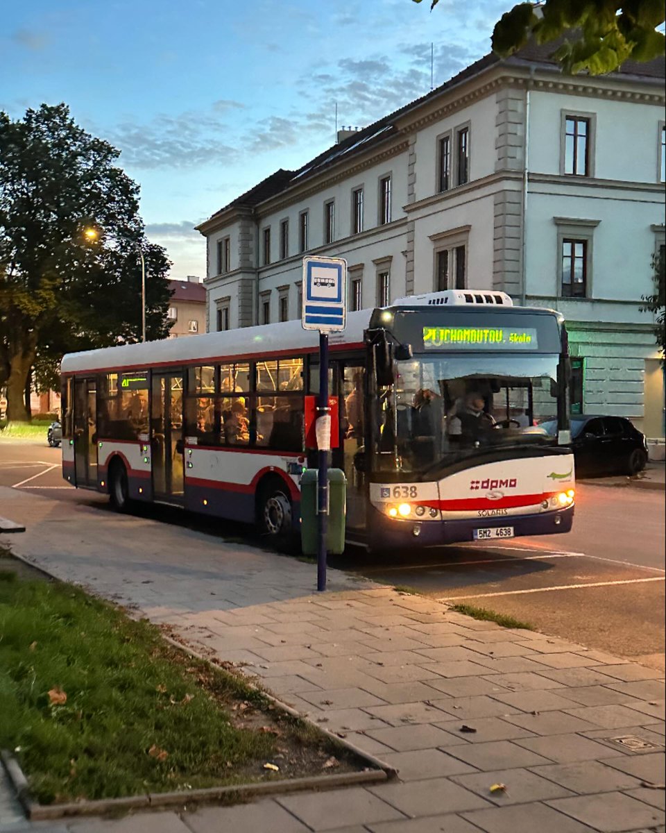DPMO_official's tweet photo. Uhodnete název této autobusové zastávky ? 📷
#dpmo #svamipocelyzivot #olomouckeautobusy #mhd #mhdolomouc #bus #autobus #olomouc #vecer https://t.co/1d9Vwznv5Y