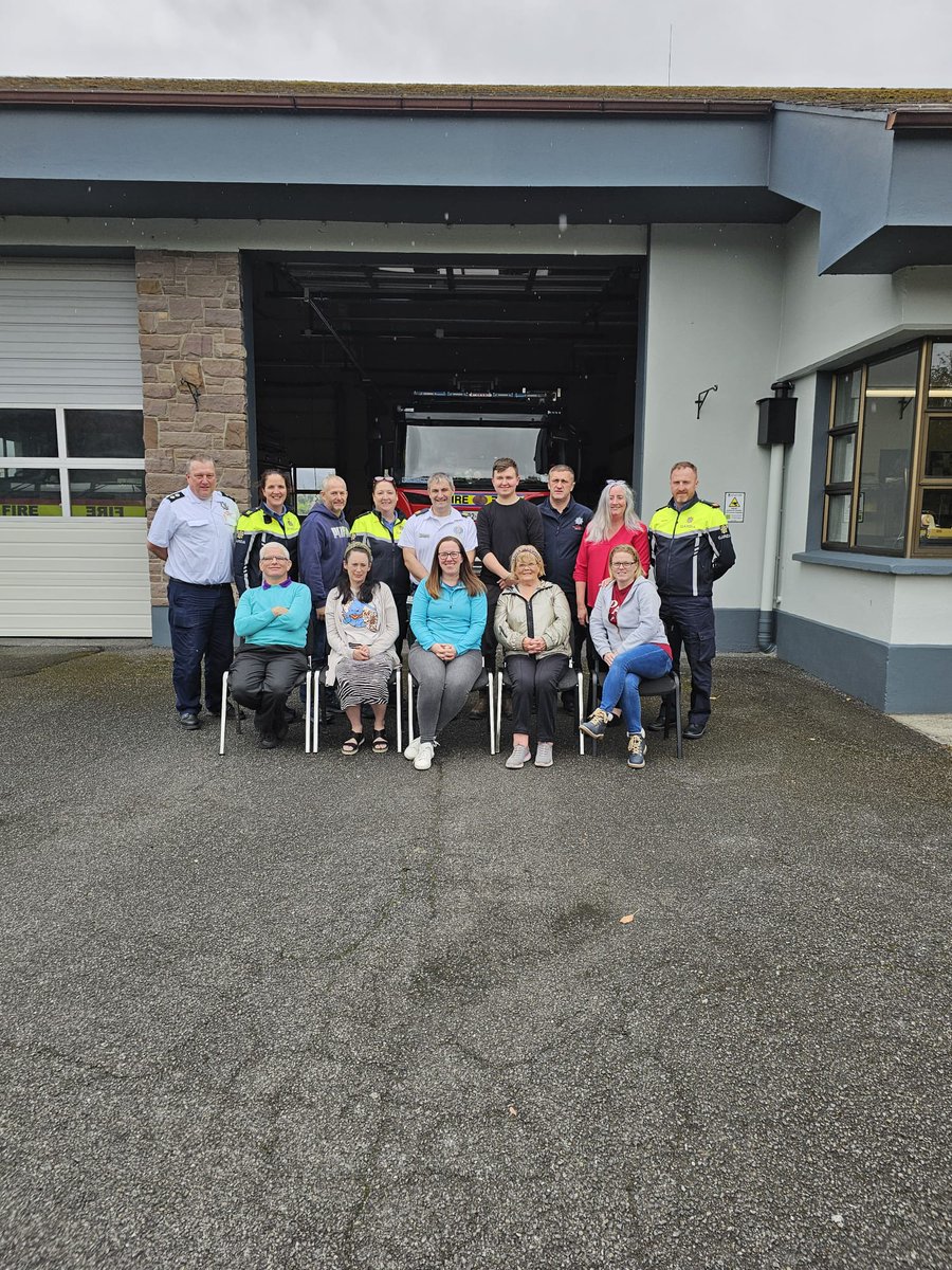 National Ambulance Service ๐ฎ๐ช๐ (@ambulancenas) on Twitter photo Stephen of <a href="/Community_NAS/">NAS Community</a> was in Killarney with members of the Kerry Deaf Group recently, for a workshop on improving access to Emergency Services.
He demonstrated how to access the 112 emergency text service, as well CPR and using an AED while highlighting the visual markers. Stephen of <a href="/Community_NAS/">NAS Community</a> was in Killarney with members of the Kerry Deaf Group recently, for a workshop on improving access to Emergency Services.
He demonstrated how to access the 112 emergency text service, as well CPR and using an AED while highlighting the visual markers.