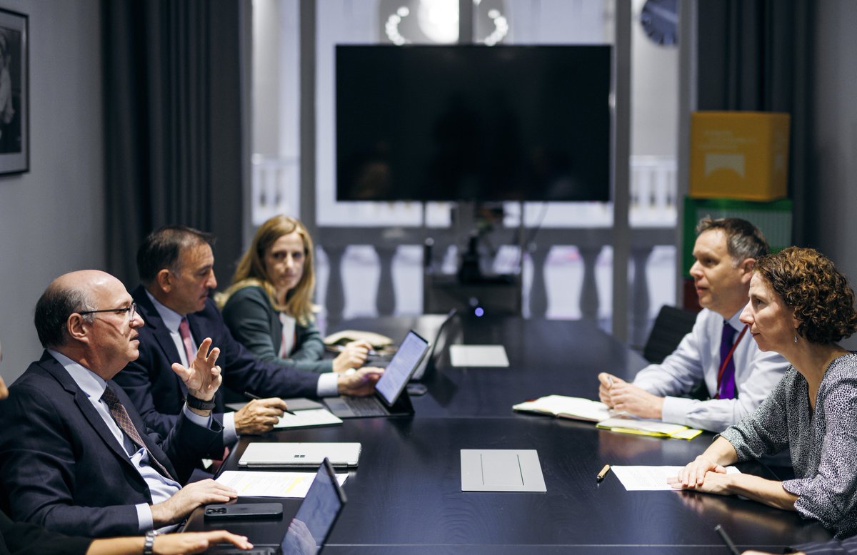 igoldfajn's tweet photo. The UK 🇬🇧has been a key partner for @the_IDB.  From financial innovations to disaster risk management, to the Amazon, our collaboration has been extensive! In my meeting with @FCDOGovUK Minister for International Development @AnnelieseDodds today, I had the opportunity to discuss new IDB initiatives, such as ECO Invest and the One Caribbean Program.