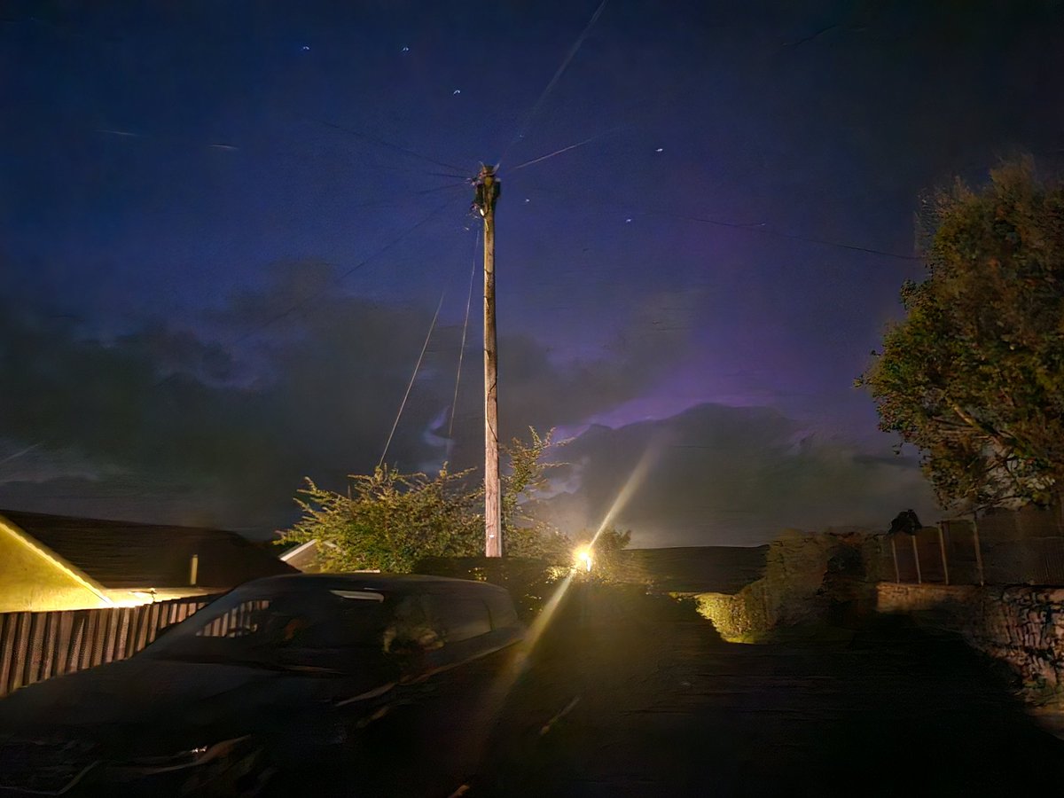 Little glimpse of the #Auroraborealis behind the clouds #northernlights #Cumbria #weather