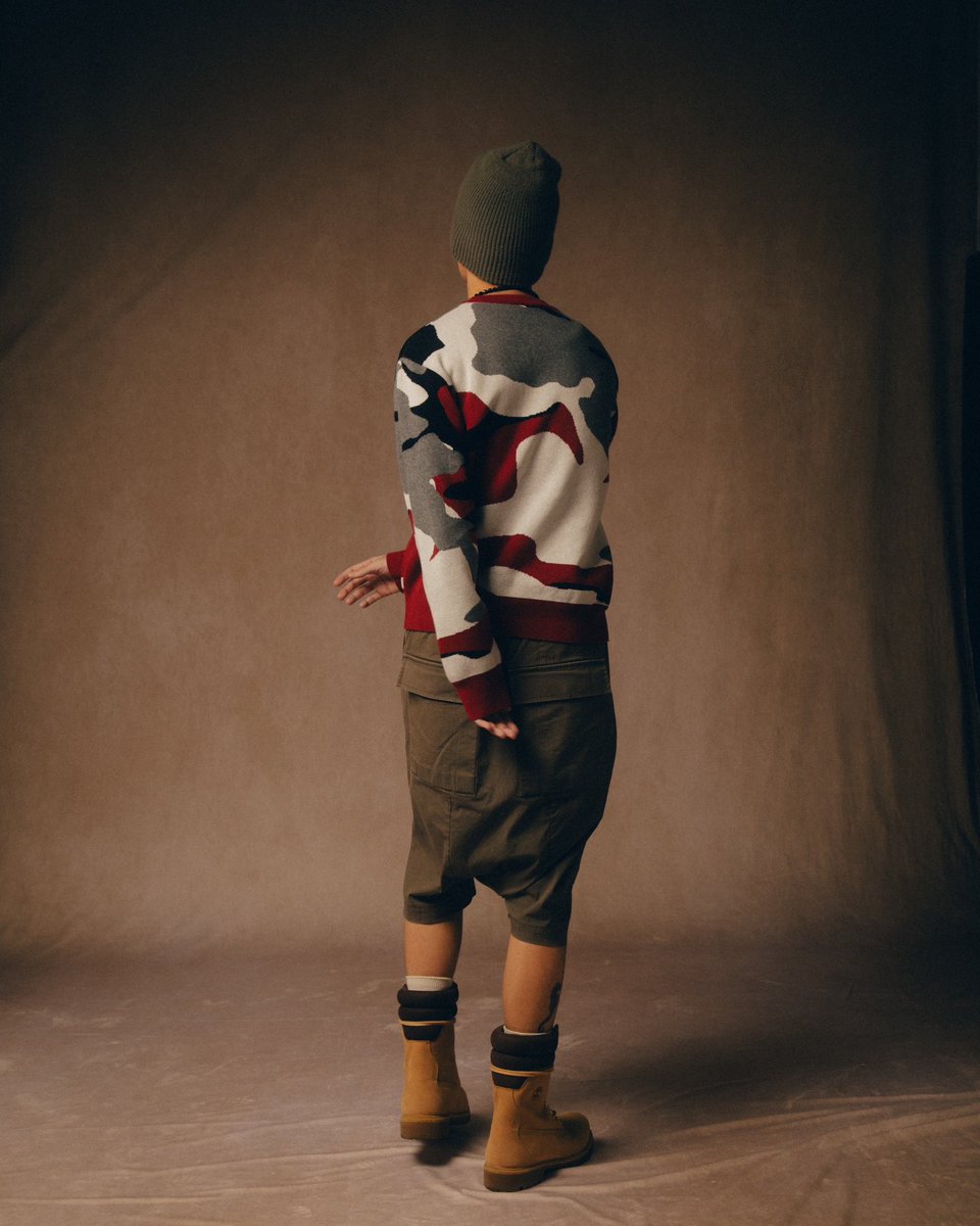 YSM_23's tweet photo. THROWBACK 2000 CAMO SWEATER
明日昼12時販売開始🔥🔥🔥
#ysm23 #throwback2000 https://t.co/zePoQ59y9r