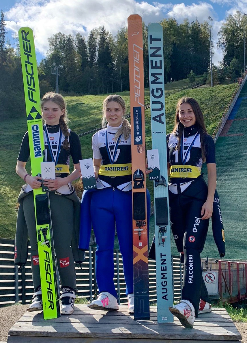 ❄️#skijumping
La trentina di Cognola Martina Ambrosi prosegue nel suo percorso di crescita e nelle due gare di Intercontinental Cup di salto ad Otepää è salita per la prima volta sul podio in ben due occasioni, con un terzo e un secondo posto
News su lc.cx/KnfCT2