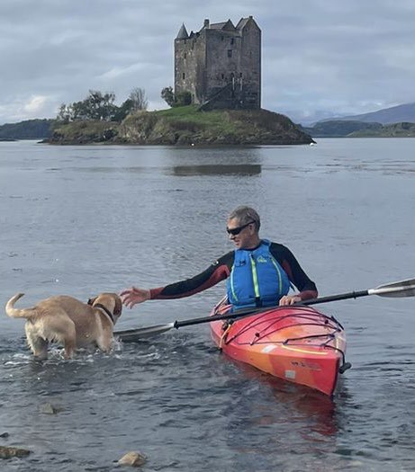 DenisRobson2's tweet photo. Memorable short day kayaking on Loch Linnhe with a visit to Castle Stalker. Been on my paddling list for years. #argyllsecretcoast #kayakingadventures @wildaboutargyll https://t.co/V9siFei4PD