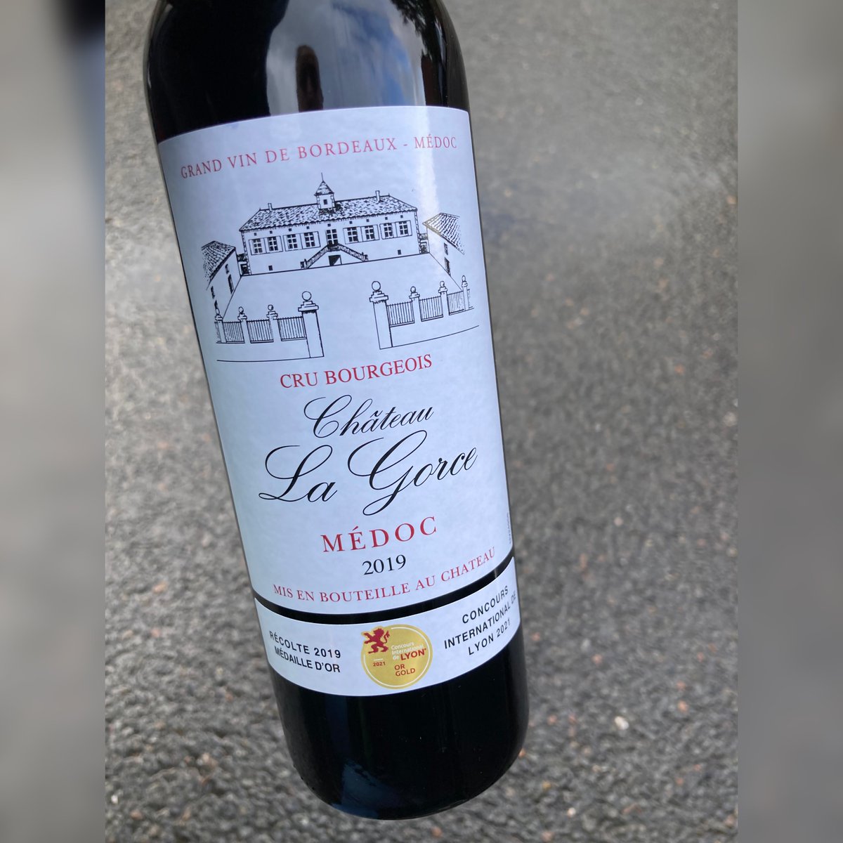 Château La Gorce 2019 new vintage has now arrived in the warehouse. This is a cracking drop, full of juicy bramble fruitiness, supple tannins and a lovely crunchy cherry finish. At £15.70 per bottle, this is a 'go-to' wine for windy autumnal evenings. christopherpiperwines.co.uk/products/chate…