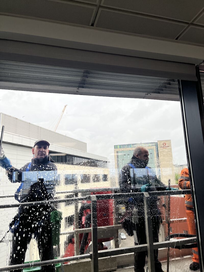 CliftonWindows's tweet photo. At Clifton Cleaning, we primarily use the Reach and Wash system, which utilises pure water for a spotless finish. 

Pure water is piped from a tank in our van to a telescopic head and the scrubbing action removes dirt and impurities, leaving your windows sparkling clean. https://t.co/m1eZohuzHm