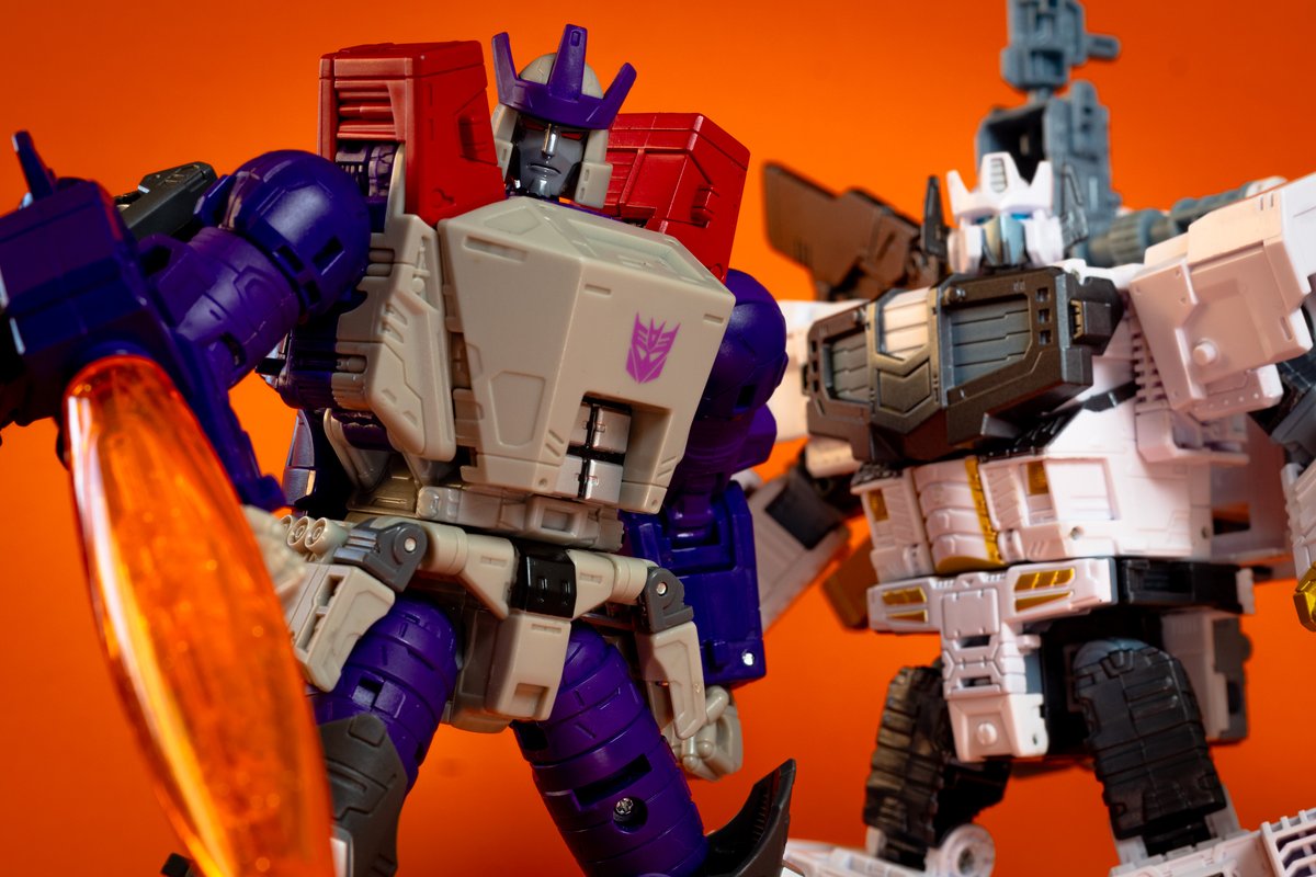 ToyTrashTalks's tweet photo. Evil, Robot, Dead Universe boyfriends (from space).
#transformers #toyphotography #ToyTrashTalks #transformers40th https://t.co/YaqtrscVgn