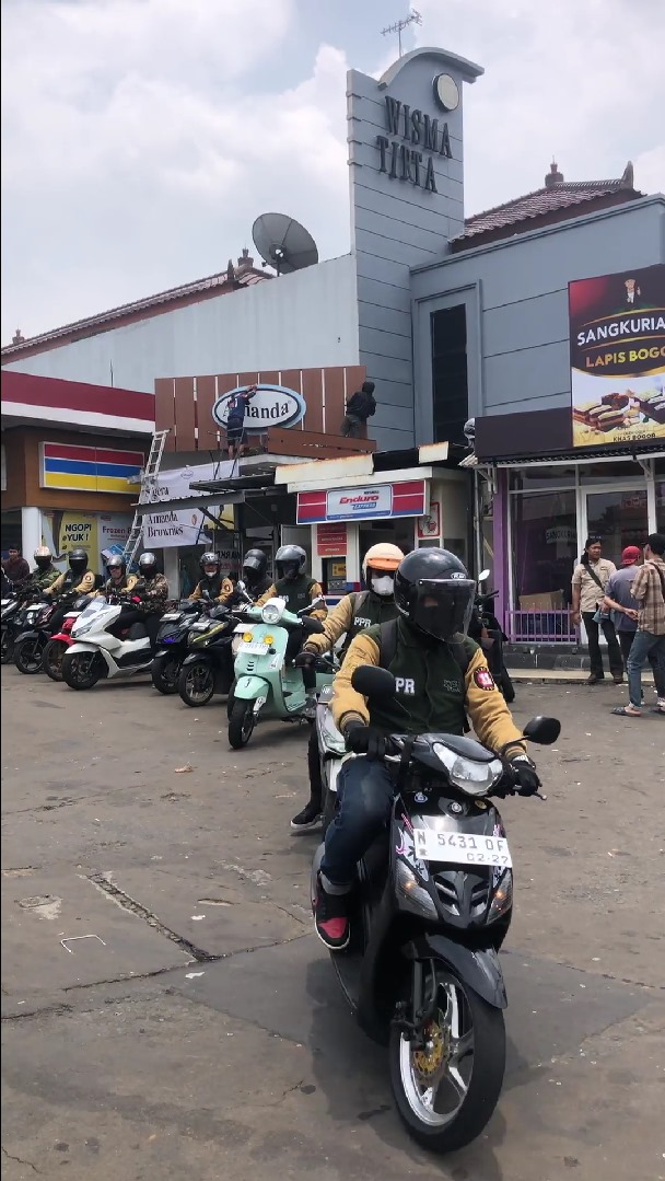 fadulagi's tweet photo. 4 Sehat 5 TL, mesinya sehat. Dompet batuk https://t.co/94Xrau8RfN