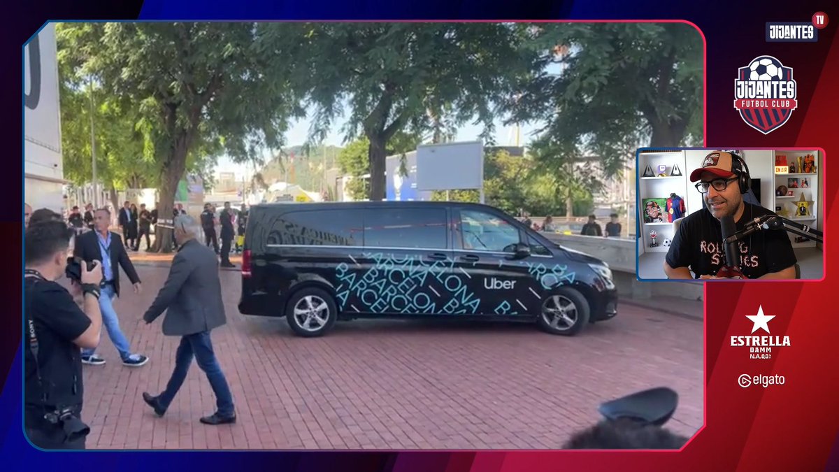 📺 DIRECTO <a href="/JijantesFC/">Jijantes FC</a>

👋🏻 Saludamos a <a href="/monfortcarlos/">Carlos Monfort</a> situado ya en el acto de despedida de Andrés Iniesta para presenciar la llegada del exjugador del Barça

🔗 twitch.tv/gerardromero