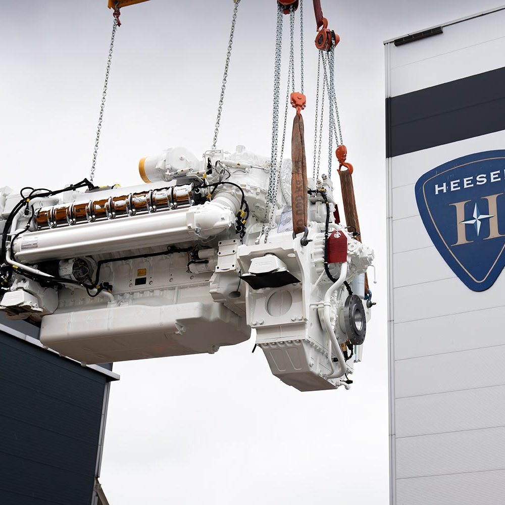 This mtu Series 2000 engine was recently installed in Heesens 57-meter-long custom yacht with the project name “Setteesettanta”. With the power of its 16 cylinder engines, the yacht will reach a speed of 18 knots. Pictures: RubenGriffioen/Heesenyachts