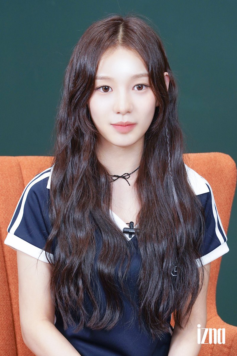 sarang for izna toktalk behind photo

#izna #이즈나