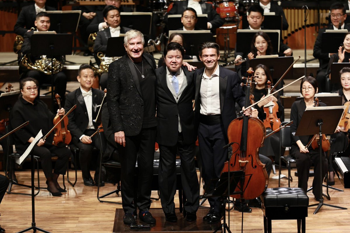 GautierCapucon's tweet photo. Dernier concert de cette tournée en Asie, ce soir, au Beijing Music Festival à Pékin @27thBMF avec Jean-Yves Thibaudet, Maestro Huang Yi & l’orchestre symphonique de Guangzhou pour la création chinoise d’ “Eros athanatos“ de @RichardDubugnon , double concerto pour violoncelle, piano et orchestre

Last concert of this Asian trip, tonight at the Beijing Music Festival @27thBMF with Jean-Yves Thibaudet, Maestro Huang Yi & Guangzhou Symphony Orchestra for the Chinese premiere of “Eros athanatos“ by Richard Dubugnon double concerto for cello, piano & orchestra
📷 (c)Xu Lei
@MaestroLongYu @guangzhousymphony