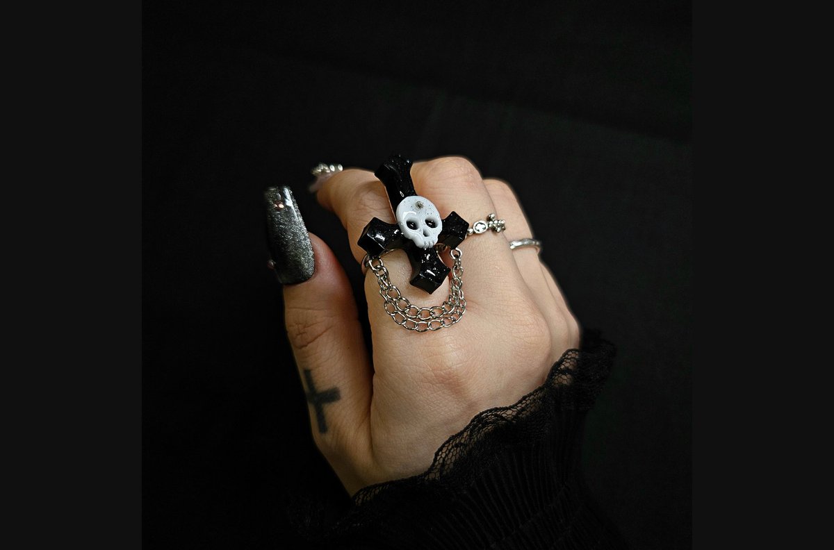 #RT
친동생이 핸드메이드 실버 액세서리 브랜드를 런칭하여 TDY도 스마트스토어에 같이 입점하게 되었습니다-♡
Run! Asian에서만 만나볼 수 있는 한정 디자인을 계속해서 추가할 예정입니다
m.smartstore.naver.com/run_asian
지금 첫 구매, 스토어 찜 하면 중복할인하는 이벤트중이예요
잘 부탁드립니다 🖤