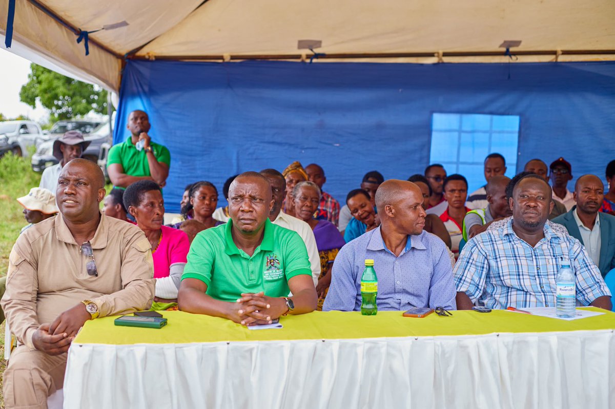 The project will be supervised by <a href="/min_waterUg/">MINISTRY OF WATER AND ENVIRONMENT 🇺🇬</a> through Water and Sanitation Development Facility - South West with funding from <a href="/GovUganda/">Government of Uganda</a>. M/s Zhonghao Overseas Construction Engineering Co. Ltd has been contracted to implement the construction works.