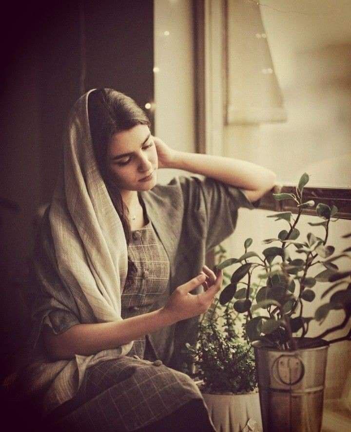 "وغايةُ النضج أن نكون خِفافًا على أنفسنا، أن نسعى إلى ما نُحبُّ، لا إلى ما نفتقر، وأن نُبصر الأشياءَ كما هي، لا كما نُريدها أن تكون..