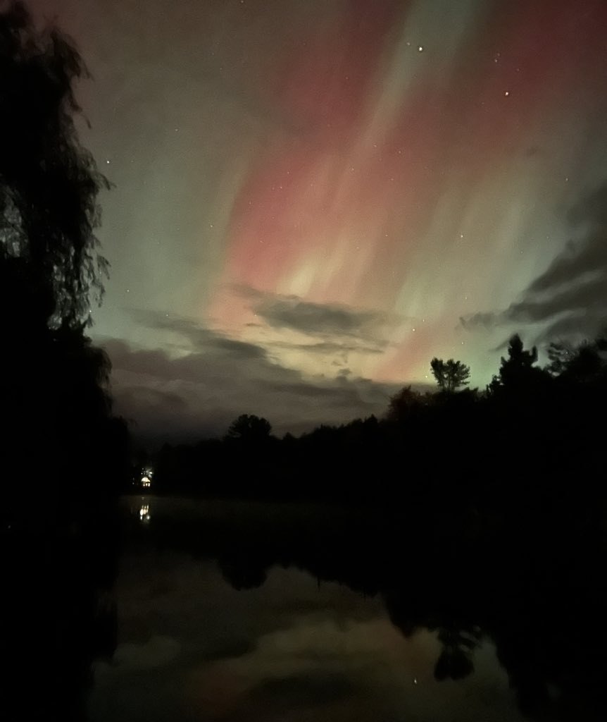 bfdff12's tweet photo. Washago 1am https://t.co/XWrlV1Qdcp