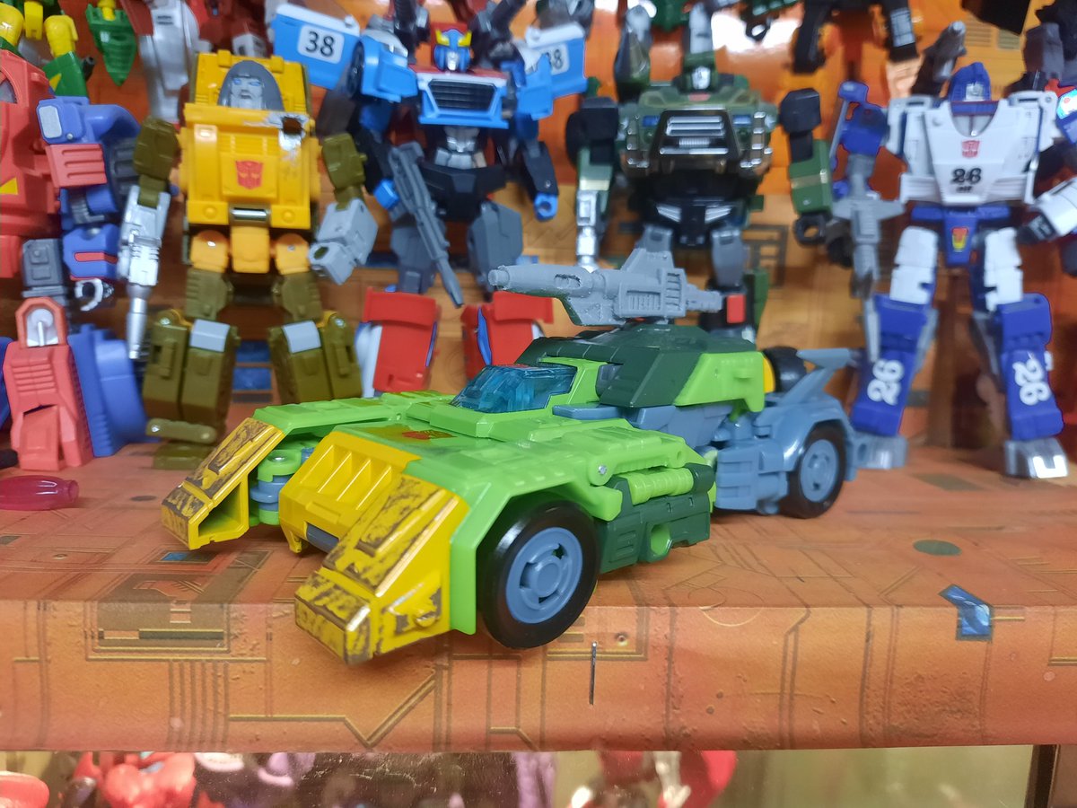 Tfpivman's tweet photo. "I got better things to do than die"
Got Siege Springer as a payment for commission.
Despite not being the SS86 leader it's good enaugh for me, especially once I printed new blaster and a proper sword that can covert to a working propeller.
#Transformers #Transformers3dPrint https://t.co/8ozZ1hHiNN