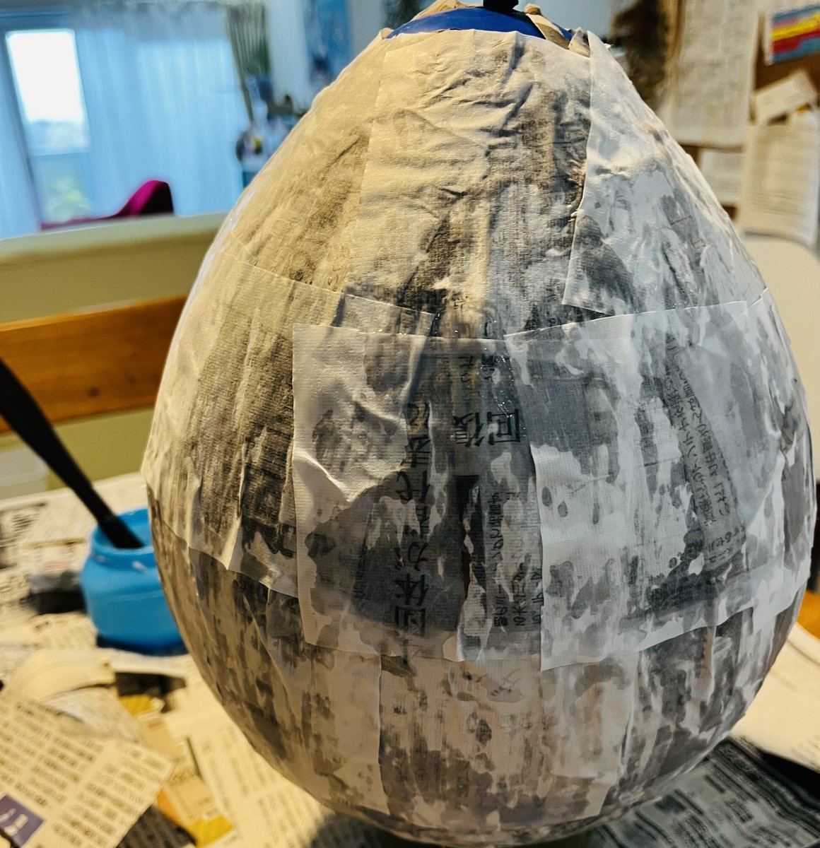 ピニャータ試作。新聞紙→半紙貼って乾かし中。#ハロウィンパーティー2024
#ECCジュニア大宮一丁目教室