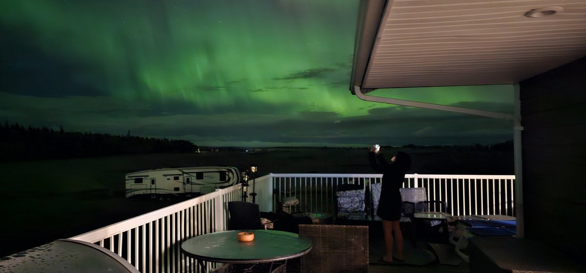 Perks of living in the center of BC. Clean air, sounds of wildlife and the aurora out tonight. 😀 #vanderhoofBC #northernlights