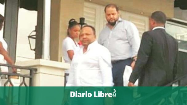 DiarioLibre's tweet photo. 👀 | #LasCincoMásLeídasDL | El Ministerio Público tiene en la mira a Aquiles Jiménez

🔗https://t.co/kjHswdzDPg

#DiarioLibre #Noticias #TranscoreLatam #Aquiles https://t.co/mB36LzuMhX