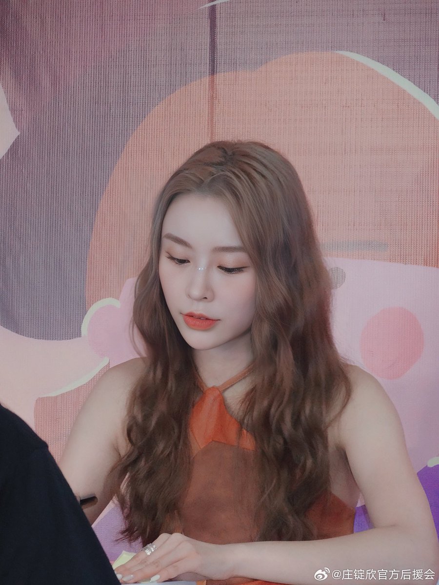 ElkieChina's tweet photo. #庄锭欣  10.05北角码头市集 

HD Part.1

#ELKIE #엘키 #庄锭欣 https://t.co/RtDYJN76jX