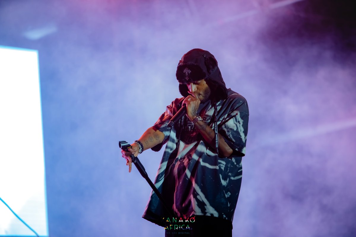 Live <a href="/6LACK/">black</a> #inthecity