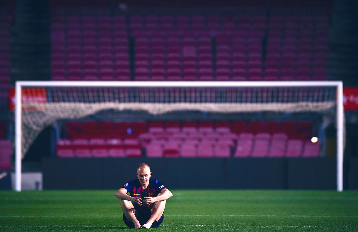 SpheraSports's tweet photo. No llores porque se acabó. 
Sonríe porque sucedió.
Gracias, @andresiniesta8 https://t.co/H8S08SxH06