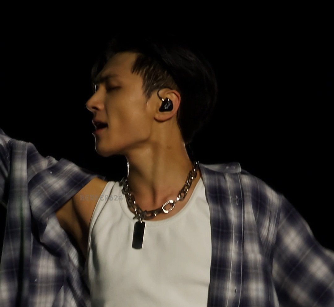 byjongseongie's tweet photo. jay’s honey skin with a godly visual is so gorgeous ✩ https://t.co/XZxbDYuwmd