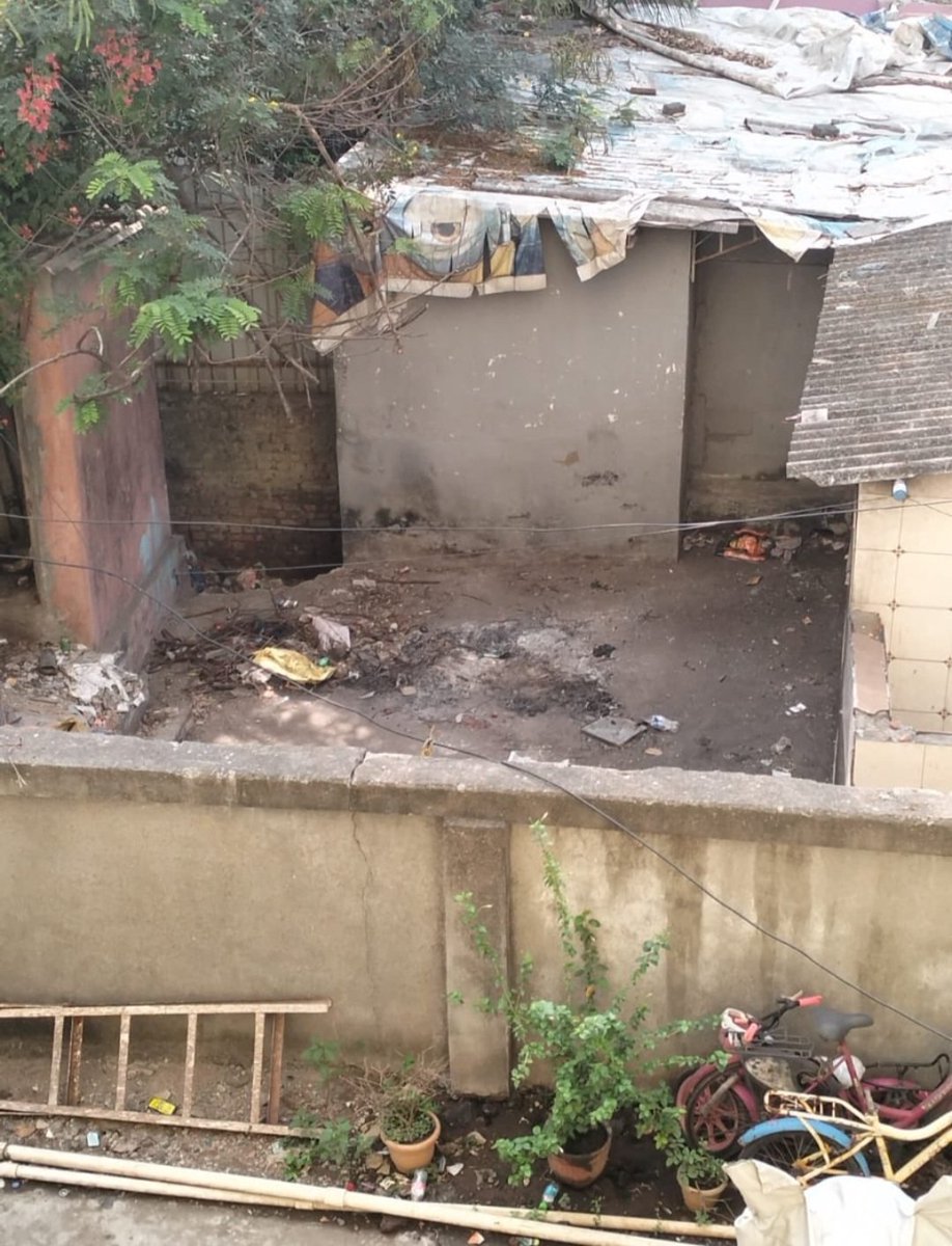 सांताक्रुज मनपा एच /पूर्व विभाग कार्यक्षेत्र अंतर्गत वार्ड क्रमांक 91 महानगर पालिका 
 सुलभ शौचालय  बेकायदेशीर जाग्यावर बांधकाम ला पूर्णपणे अधिकारांचे पूर्णपणे  पाठिंबा आदानी इलेक्ट्रिसिटी चे वरिष्ठ अधिकारी व अधिकारी दिशाभूल करण्याचे प्रयत्न करत आहे <a href="/Adani_Elec_Mum/">Adani Electricity</a> <a href="/mybmcWardHE/">Ward HE BMC</a>