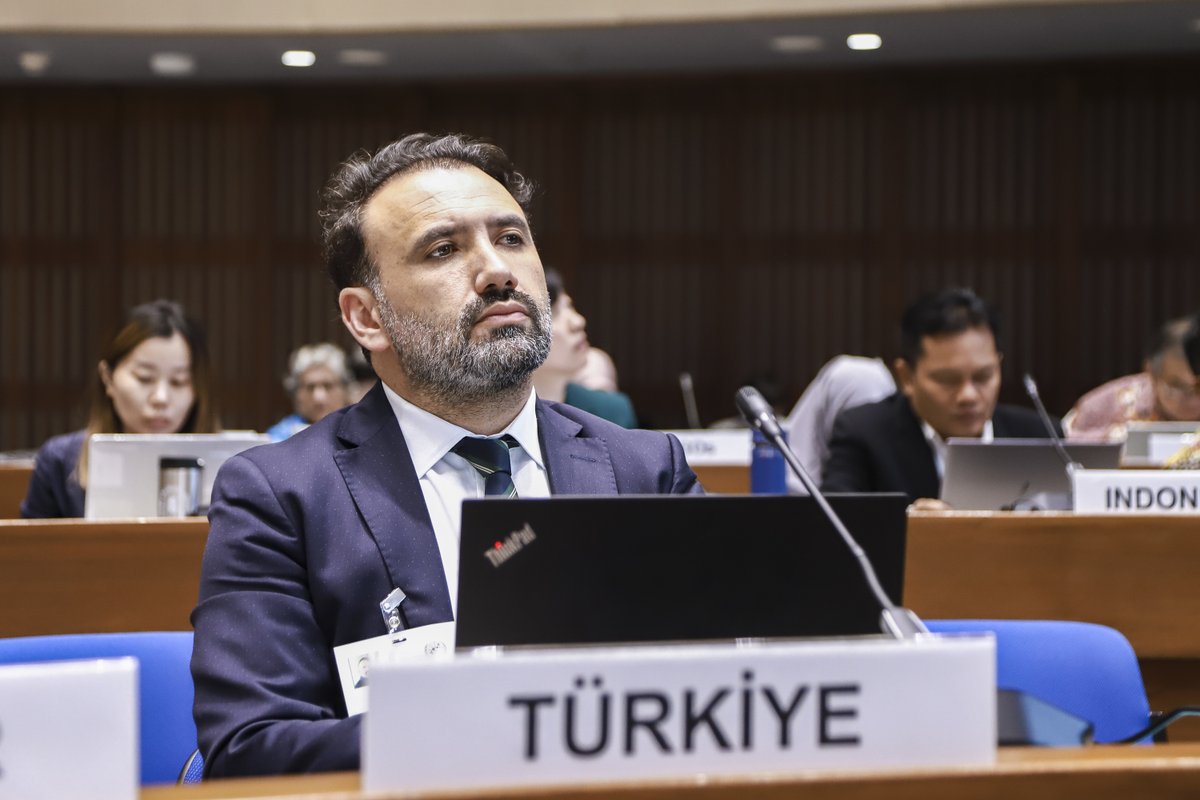 UNESCAP's tweet photo. At #CSocDev8, delegates called to strengthen social protection systems in #AsiaPacific to tackle future challenges.
Key strategies include:
πΉembed universal social protection in national agendas,
πΉadapt systems for climate risks & ageing,
πΉ leverage digital solutions. https://t.co/WC0wq04Bhr