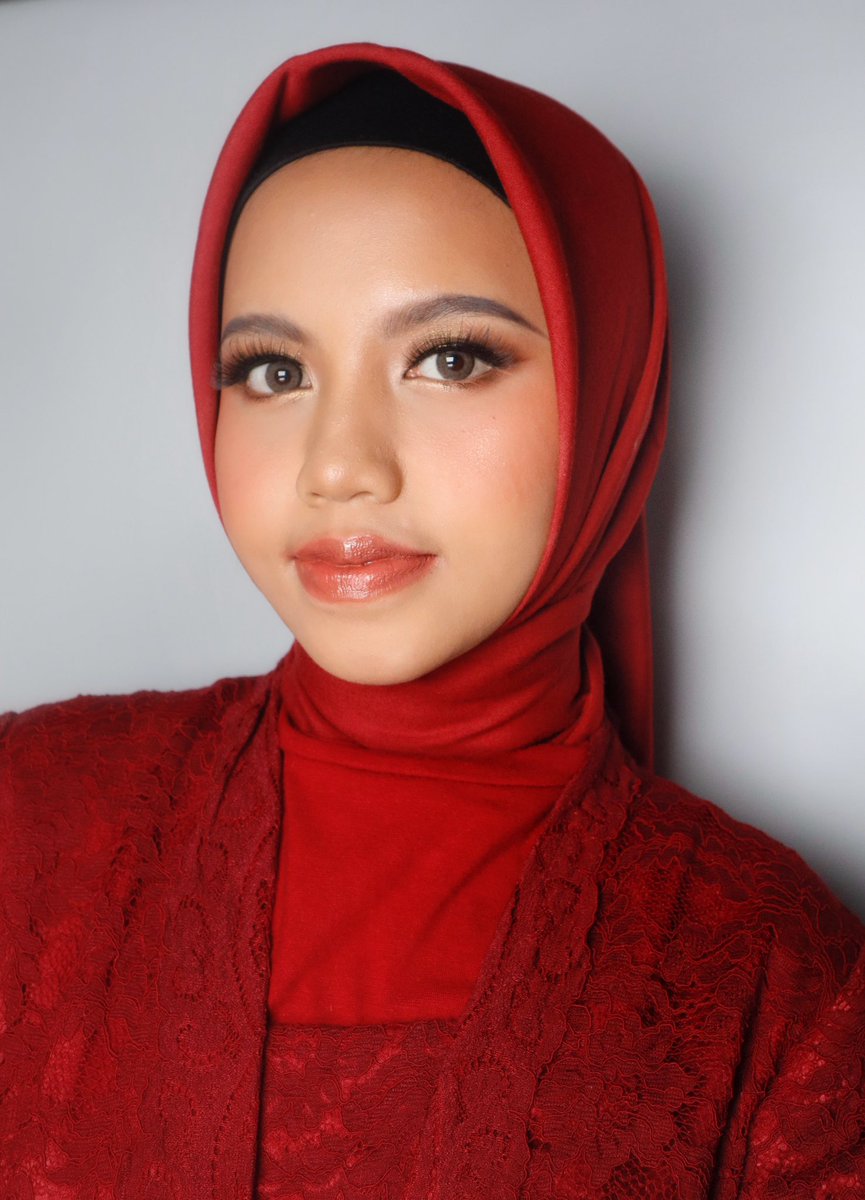 lilulusmooch's tweet photo. @artistsbase makeup termasuk kan yaa?! 🥹 aku mua based di bintaro hihi https://t.co/aBgSnRldmJ