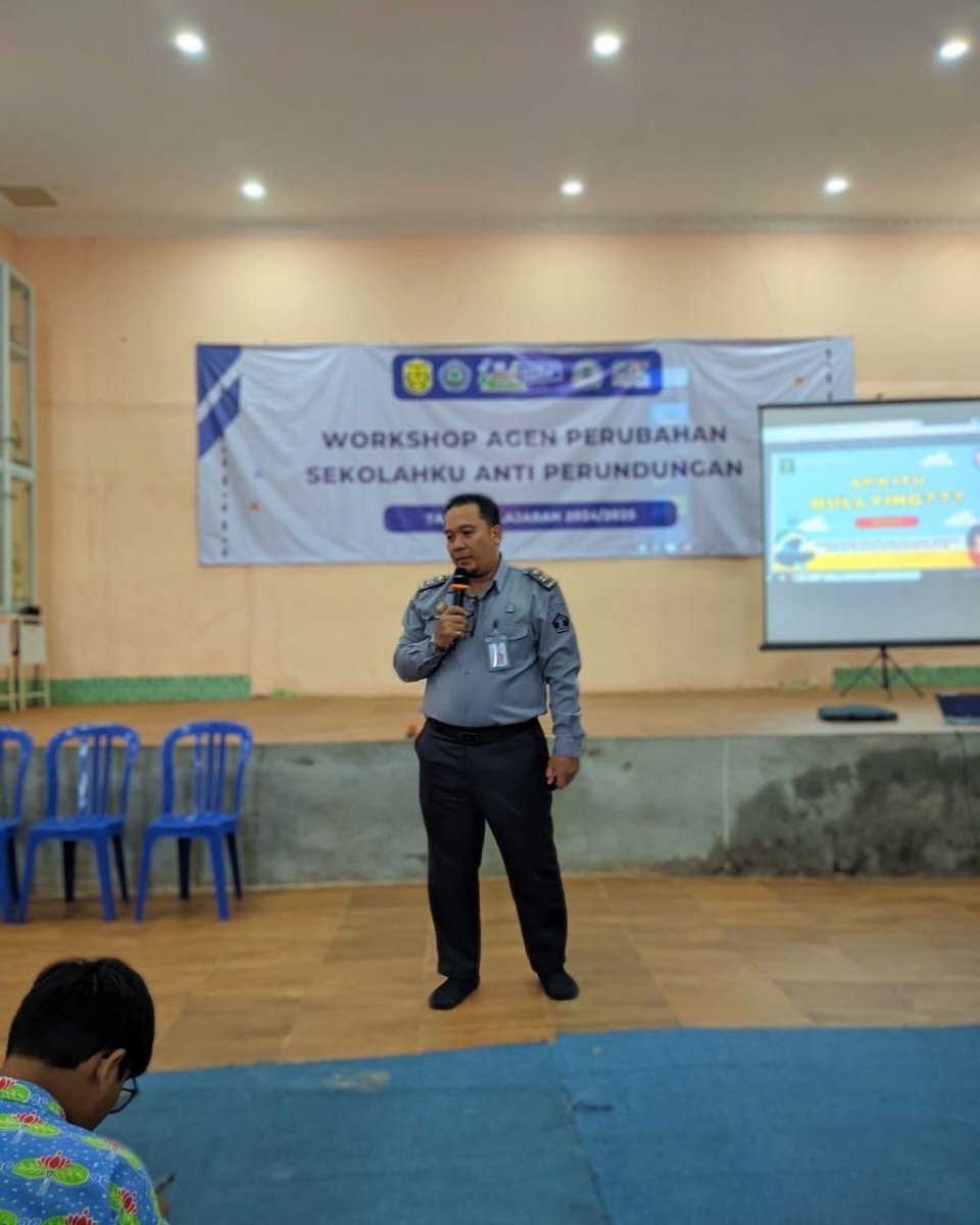 Kemenkumham Kalsel Jadi Pembicara dalam Acara Workshop Agen Perubahan Sekolahku Anti Perundungan

Selengkapnya di
kalsel.kemenkumham.go.id/berita-utama/k…

<a href="/kemenkumhamri/">KemenkumHamRI</a>
@kemenkumhamkalsel
#KanwilKemenkumhamKalsel
#KumhamKalsel
#Jumadi
Kanwil Kemenkumham Kalsel
Kumham Kalsel
Jumadi
