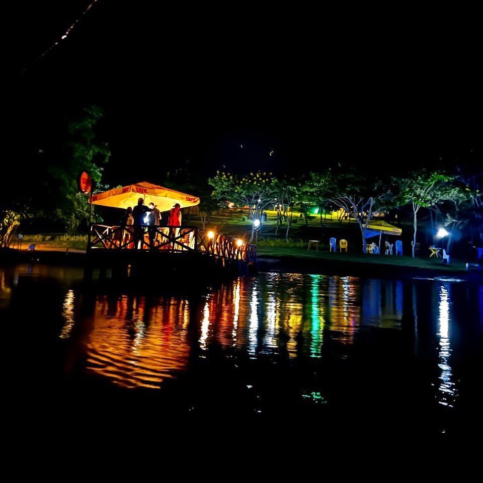 ExploreRda50's tweet photo. Good morning from #Muhazi  
Plan for Eve-Night 🎁💥🥂
@muhaziflowersb 
@UmvaMuhazi 
@MuhazirAbu 
@muhazicyclingen 
@2wsphotography 

#Rwanda
#MuhaziBeach
#RwandaHiddenGems
#VisitRwanda
#ThousandHills
#Tembera https://t.co/JGMBf9bNqK