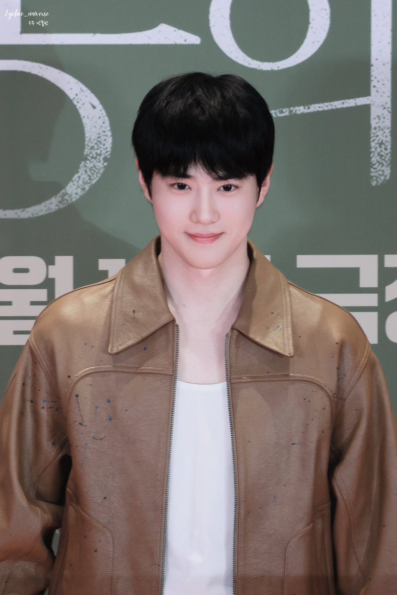 SUHOLOOK's tweet photo. KIM JUNMYEON? wow. just wow!! https://t.co/v2C7Dv2ATS