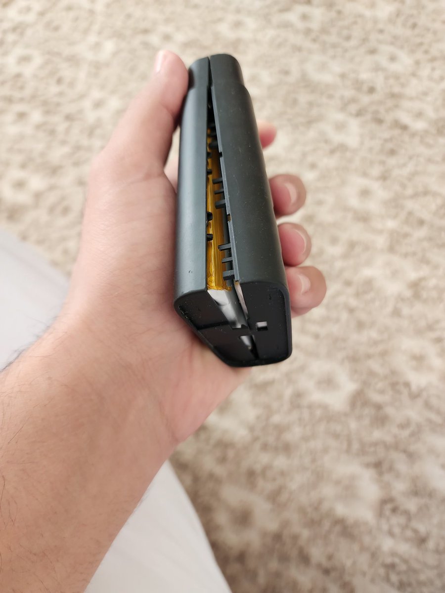 هذي نتيجة سوالف 4 بطاريات ب200 ريال بس❌️
4 قنابل مقابل احتمالات قوية في خسارة #سيارة او منزل او حتى روح✅️
هذي مع واحد من اخواني
والعرض القوي والمغري مره حقهم
ماخاب ظني لما مشيت على اعتقاد عدم تصديق #الاعلانات
ايا كان معلنها
 اشتر اصلي وريح راسك خصوصا في الكهربائيات👏🏻