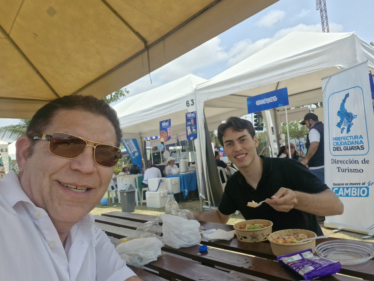 HMunetonZ's tweet photo. Felicitaciones a los Guayaquileños que salieron a la feria del Marisco.
Esto es salir a pasear,disfrutar,  degustar , todo lo bello y hermoso que tiene nuestra ciudad .
Índices de inseguridad a la baja , vamos mejorando.
Viva Guayaquil en sus fiestas !! https://t.co/nC6Wf1qdfZ