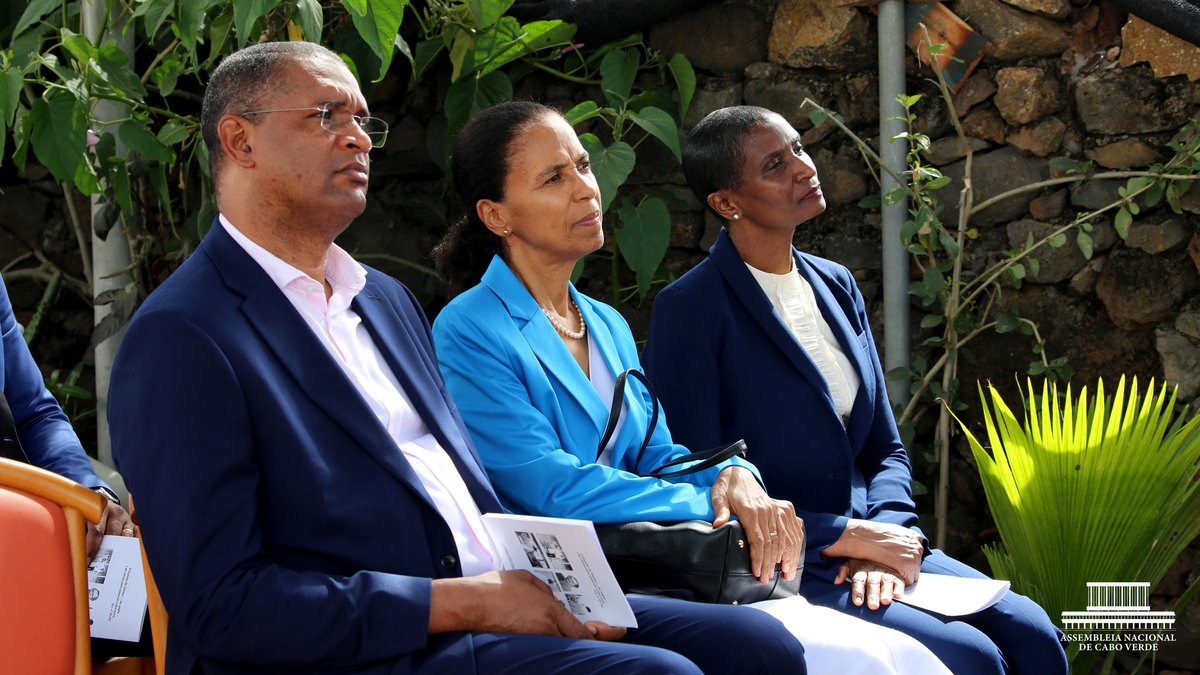 𝐌𝐢𝐧𝐢𝐬𝐭𝐫𝐚 𝐝𝐚 𝐒𝐚ú𝐝𝐞 𝐞 𝐝𝐞 𝐫𝐞𝐥𝐚çõ𝐞𝐬 𝐜𝐨𝐦 𝐂𝐨𝐧𝐟𝐢𝐬𝐬õ𝐞𝐬 𝐑𝐞𝐥𝐢𝐠𝐢𝐨𝐬𝐚𝐬 𝐩𝐫𝐞𝐬𝐞𝐧𝐭𝐞 𝐞𝐦 𝐞𝐯𝐞𝐧𝐭𝐨 𝐝𝐨 𝟕𝟓º 𝐚𝐧𝐢𝐯𝐞𝐫𝐬á𝐫𝐢𝐨 𝐂𝐚𝐫𝐝𝐞𝐚𝐥 𝐀𝐫𝐥𝐢𝐧𝐝𝐨 𝐅𝐮𝐫𝐭𝐚𝐝𝐨