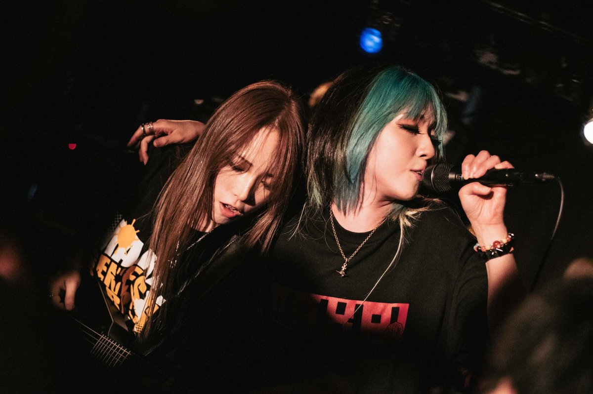ps1lim's tweet photo. From #THEMAKAI this past Sunday. Both @sala_saku &amp; @sallyrose4 represent the passion, intensity &amp; fire that I love so much about rock/metal. Sala, who is dear to me as a friend &amp; Sally, whom I’ve recently gotten to know. You MUST see them live! #紗良 #HADES #Mellows #LOC https://t.co/1GkE16j3uz